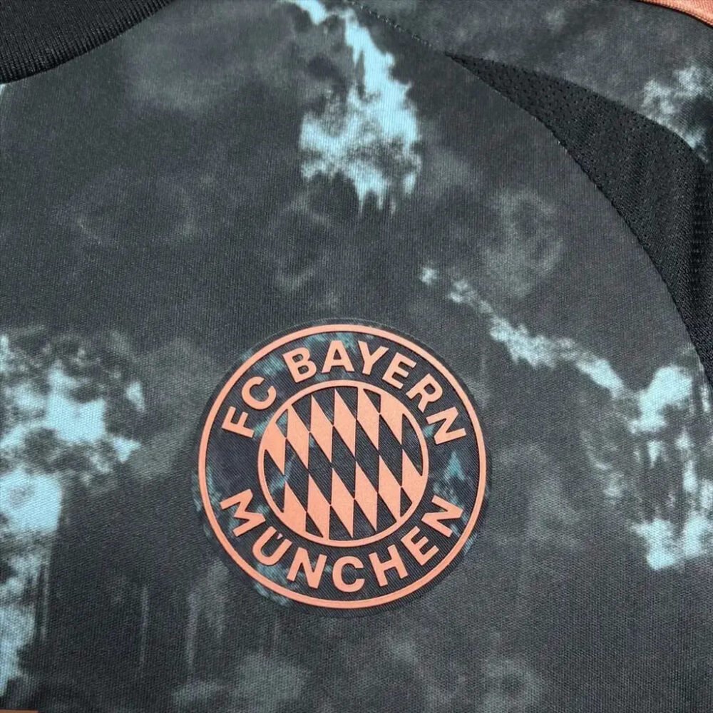Bayern Munich Away Kit 24/25 (FV) - Image 3