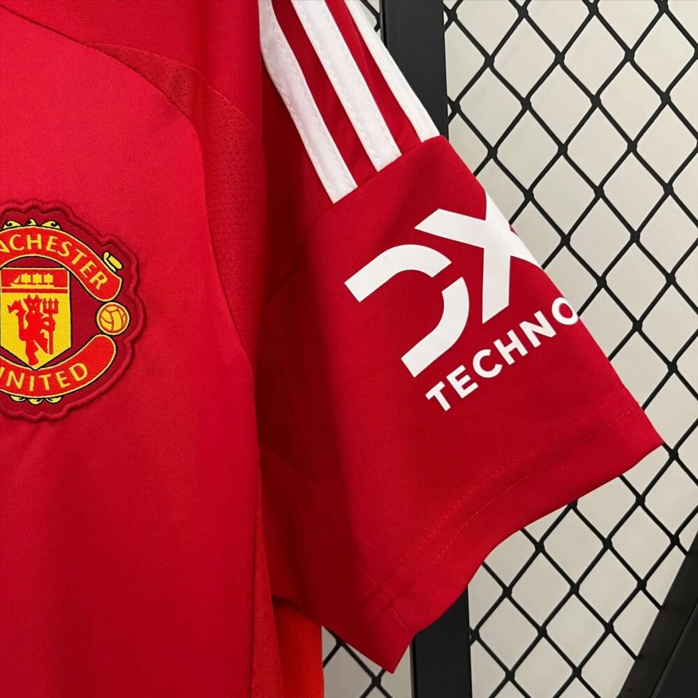 Manchester United Home Kit 24/25 (FV) - Image 3