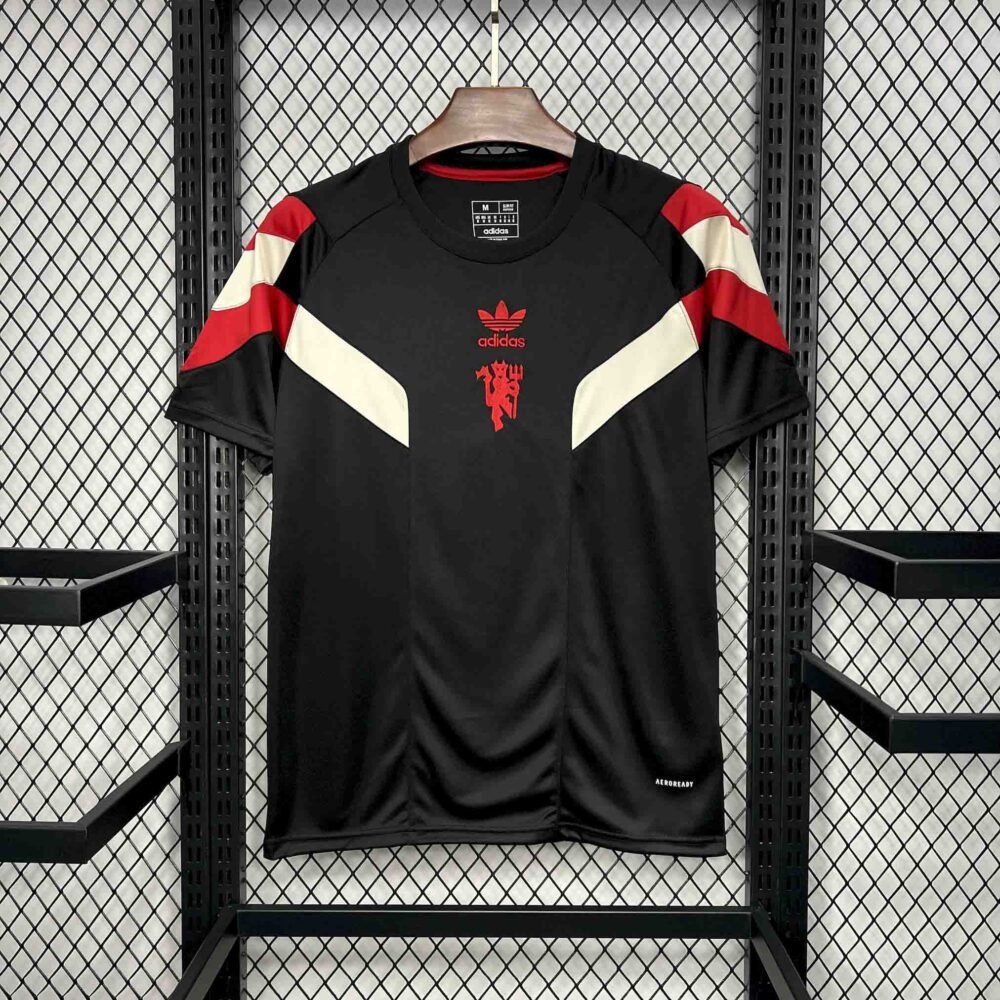 Manchester United Black Retro Edition 24/25 (FV)