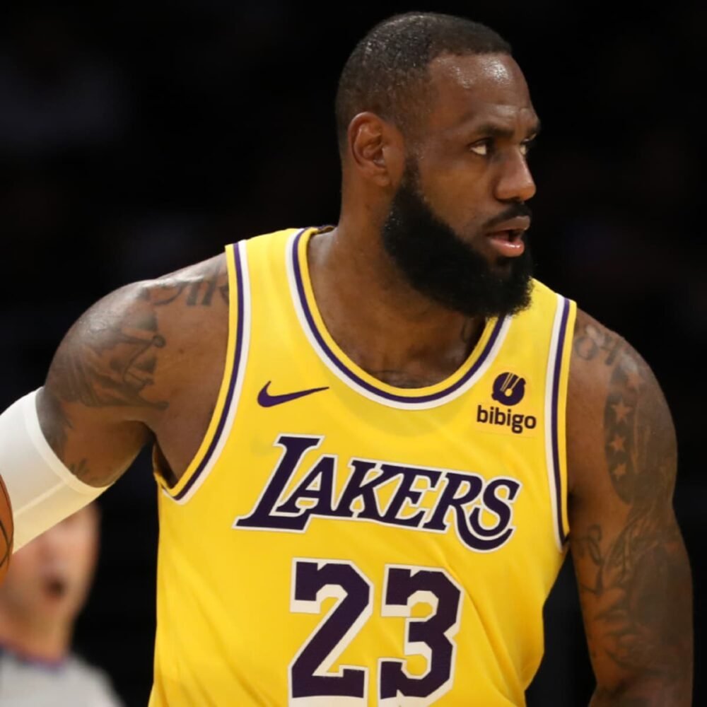 Los Angeles Lakers Yellow JAMES (23)